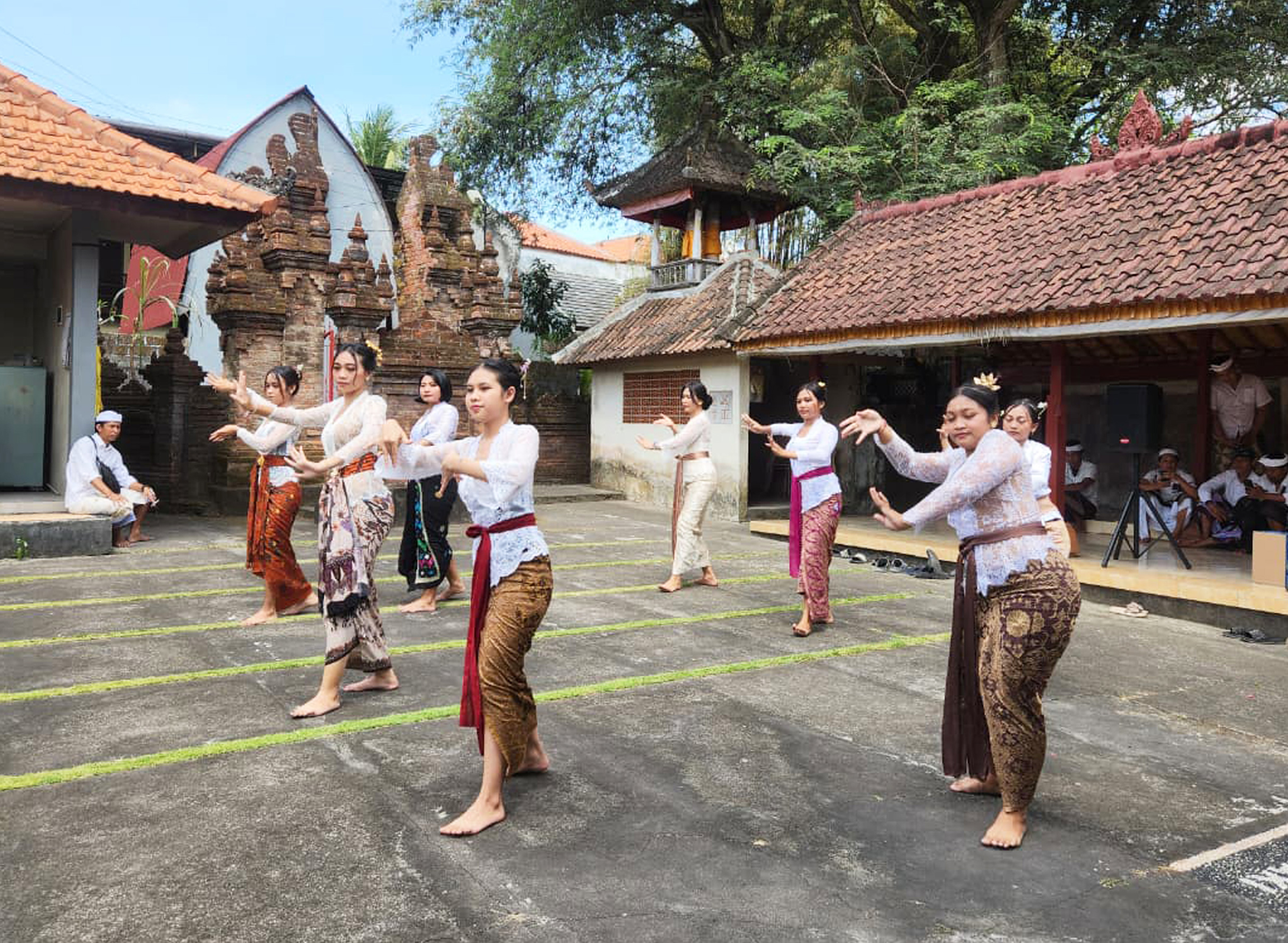 Persiapan Perayaan Hari Raya Saraswati September 2025