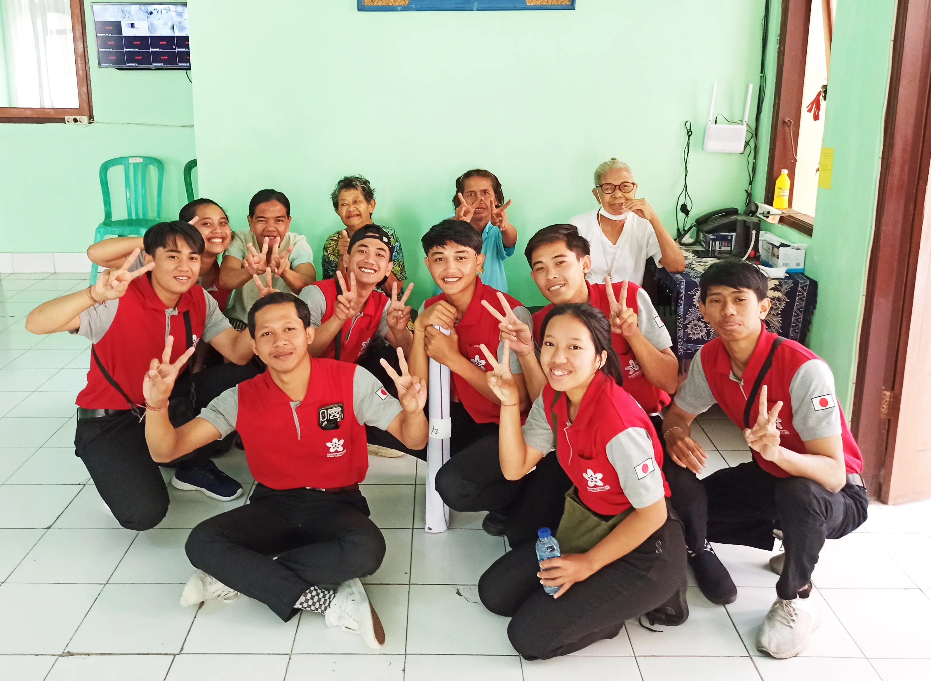 Foto kegiatan bersama siswa dan staff LPK Hoshi Gakuen Bali