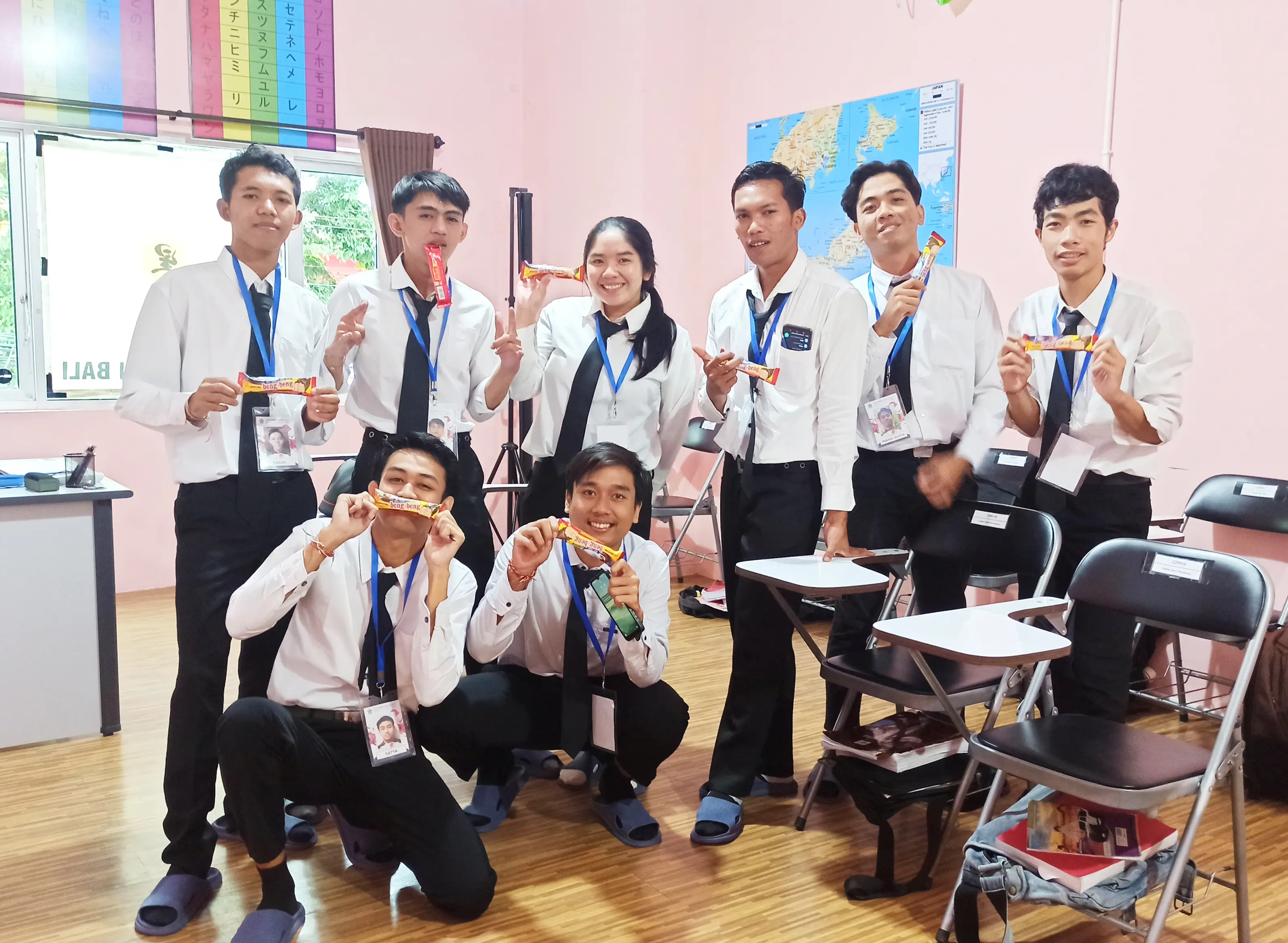 Foto kegiatan bersama siswa dan staff LPK Hoshi Gakuen Bali